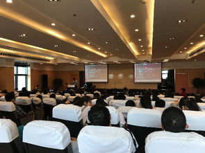 全國首屆“龍芯杯”大學生計算機系統能力培養大賽啟航，南京技術培訓現場人氣火爆